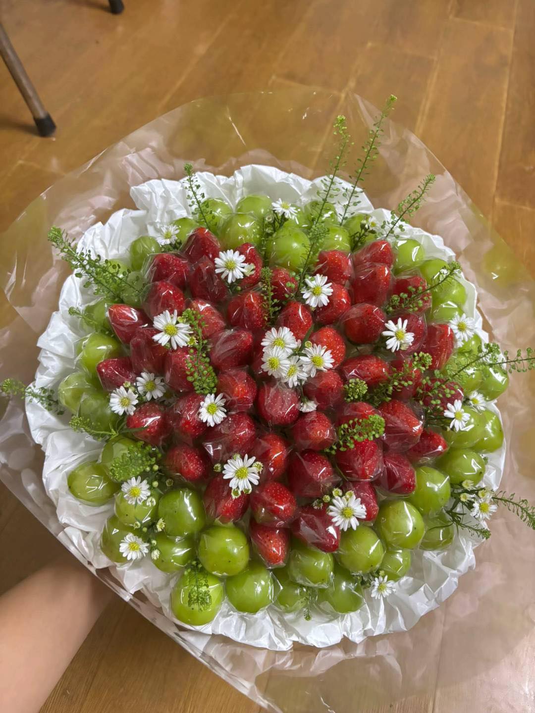 Bó hoa nho mix dâu tây